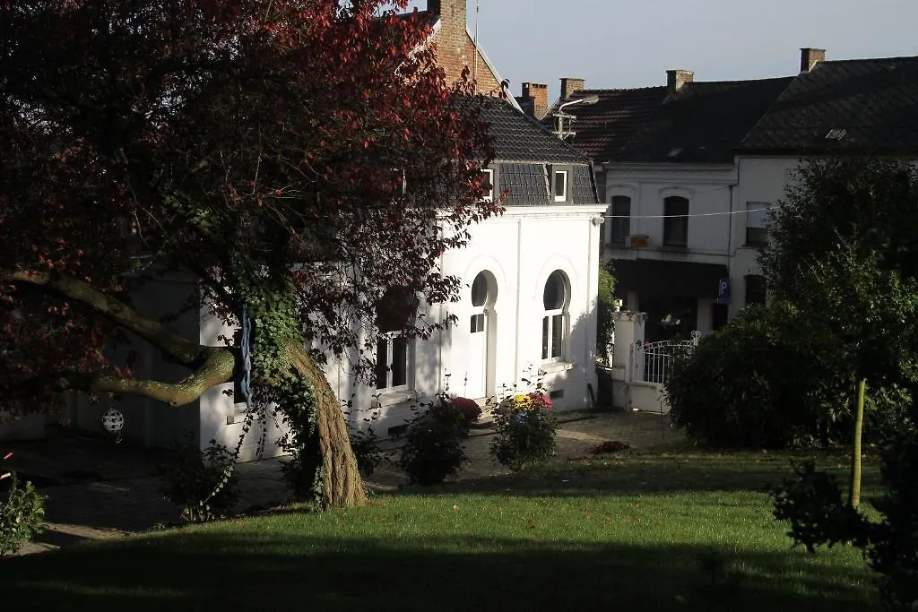 Gite De La Conciergerie Du Cheval Blanc Holiday home Luttre